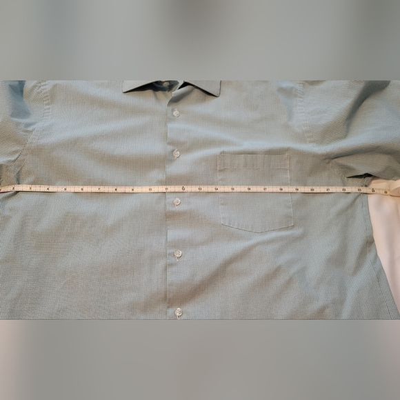 Van Heusen Regular Fit Dress Shirt - Neck 16-16.5 - Sleeves 34/35 - Picture 7 of 7